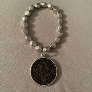 Silver tone beaded bracelet